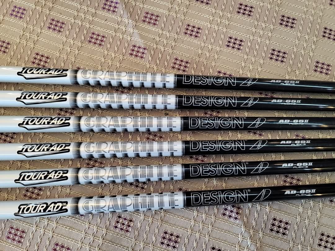 ⭐️TOUR AD AD-65 鐵桿用／碳纖維桿身, 體育器材, 運動與比賽用品, 高爾夫球在旋轉拍賣