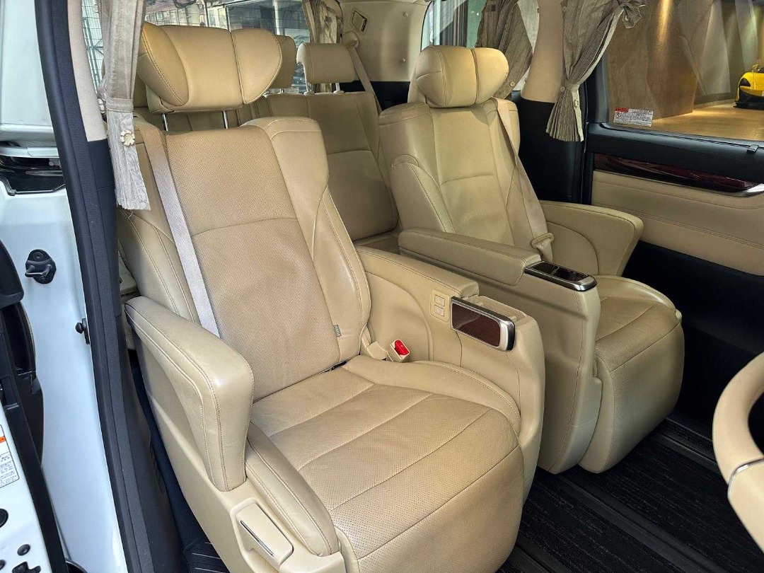 Toyota ALPHARD 3.5 Auto498312842965176326