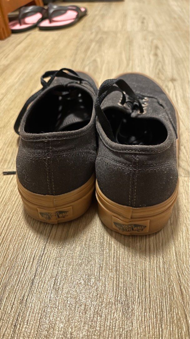 Vans authentic （分類：便服鞋）位於 Hong Kong。 由 thomasheyhey 提交（商品編號 1340990141，圖片 2）。簡介： 著過1,2次only。