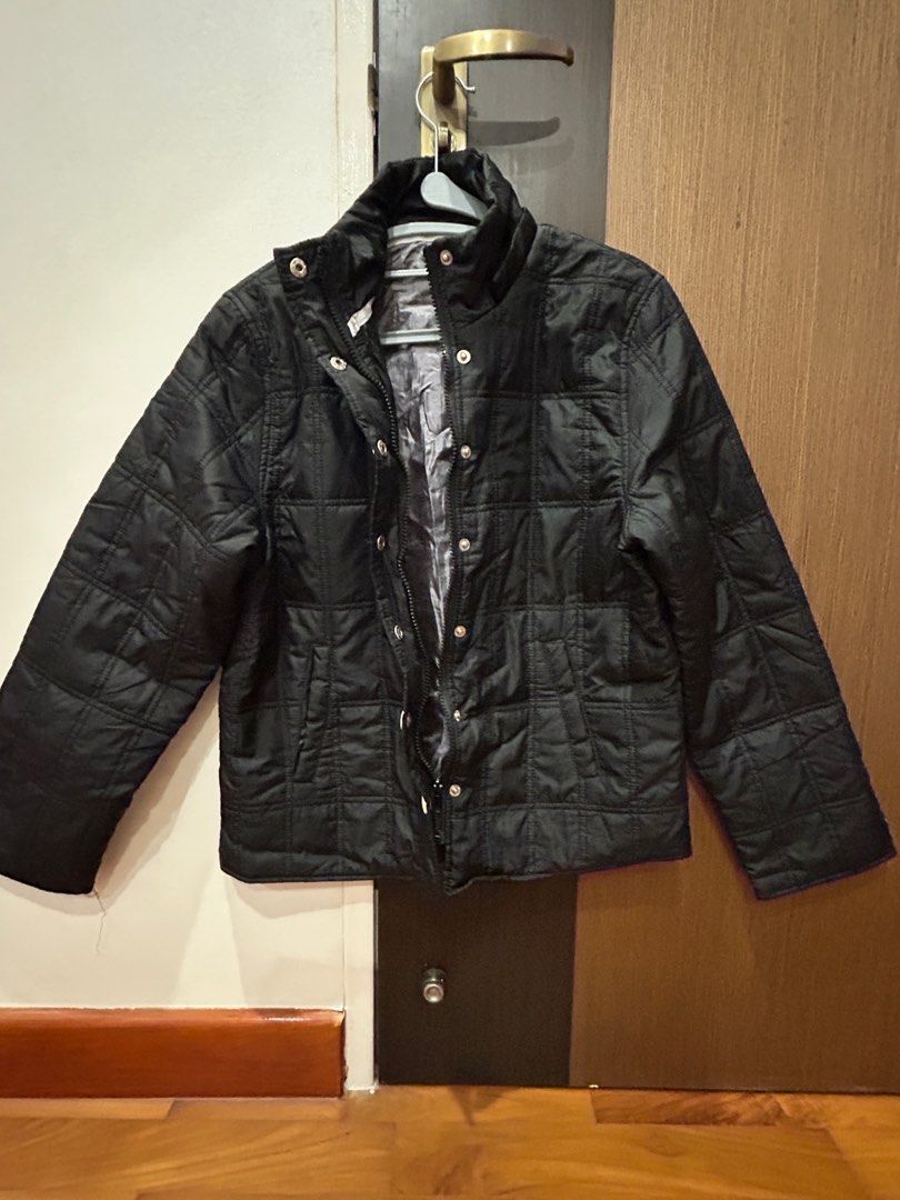 Winter jacket (Category: Coats, Jackets and Outerwear) located in Singapore. Submitted by sp_sky (Listing ID 1341004805, Image 2). Description: Bought in Taiwan, worn twice only.