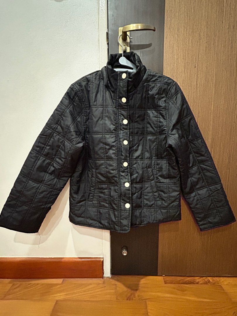 Winter jacket (Category: Coats, Jackets and Outerwear) located in Singapore. Submitted by sp_sky (Listing ID 1341004805, Image 1). Description: Bought in Taiwan, worn twice only.