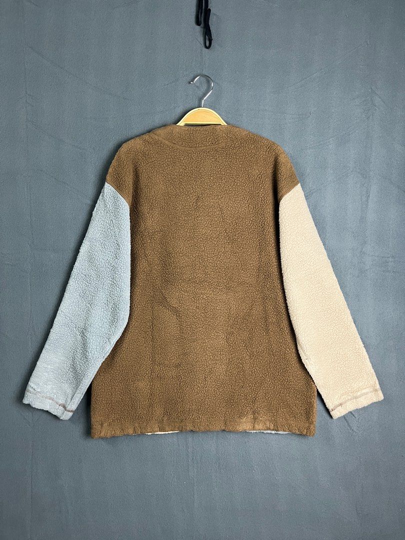 wmb Patchwork Jacket (Category: Coats, Jackets and Outerwear) located in Kota Bharu. Submitted by mydaisystore (Listing ID 1340976497, Image 2). Description: Pit: 20.5 inch Labuh: 25 inch Condition: 9/10 Bebas defect Harga tak termasuk pos. Chat utk details. Terima kasih. .