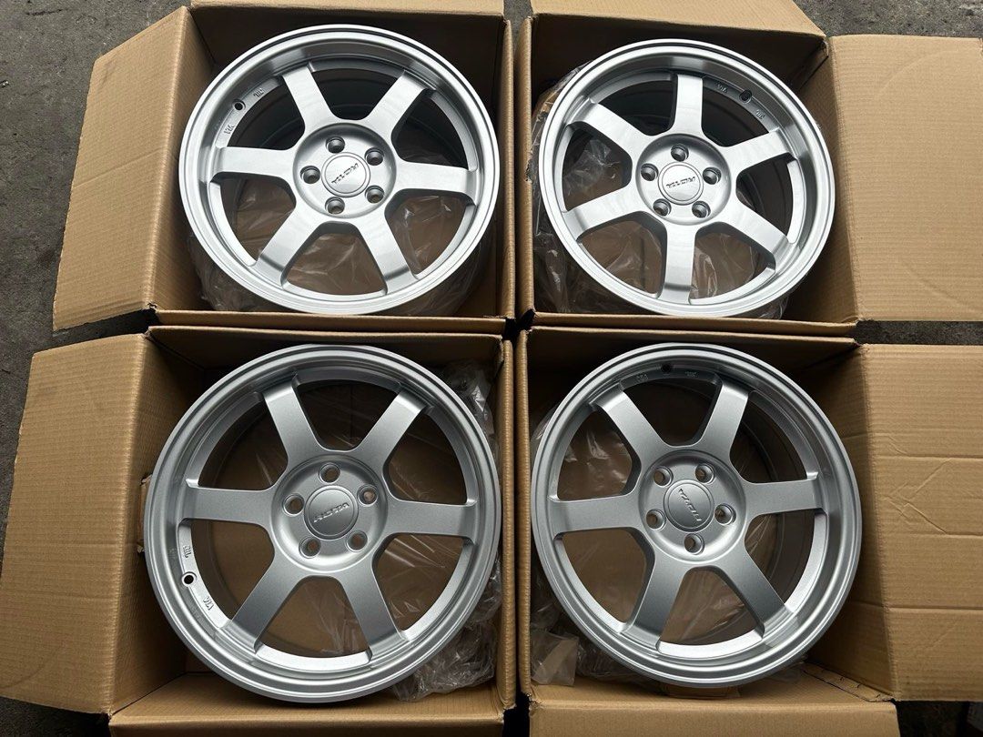 16” Rota Grid Silver 5Holes pcd 100 mags Brandnew (Category: Mags and Tires) located in Quezon City. Submitted by mindanaotyrehaus (Listing ID 1340926331, Image 1). Description: 4pcs 16” Rota Grid Racing Silver Brandnew Magwheels 5 Holes PCD 100 x7 width/ offset 40 sold as set 4pcs for 31,000 pesos Mags only *price may change without prior notice *txt or call us to check availability * fix price * Cash transaction/ GCash/ Paymaya/BDO /BPI /Metrob