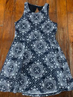 (Category: ) located in . Submitted by r_closetcleanup (Listing ID 1341107694, Image 1). Description: .