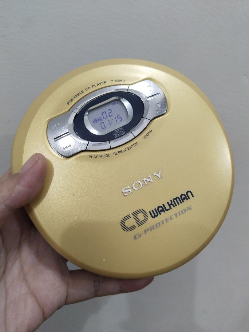 Affordable Sony D- E660 Portable CD Player (Category: Portable Music Players) located in Malolos. Submitted by afford.japan (Listing ID 1341066398, Image 1). Description: Affordable Sony D- E660 Portable CD Player.