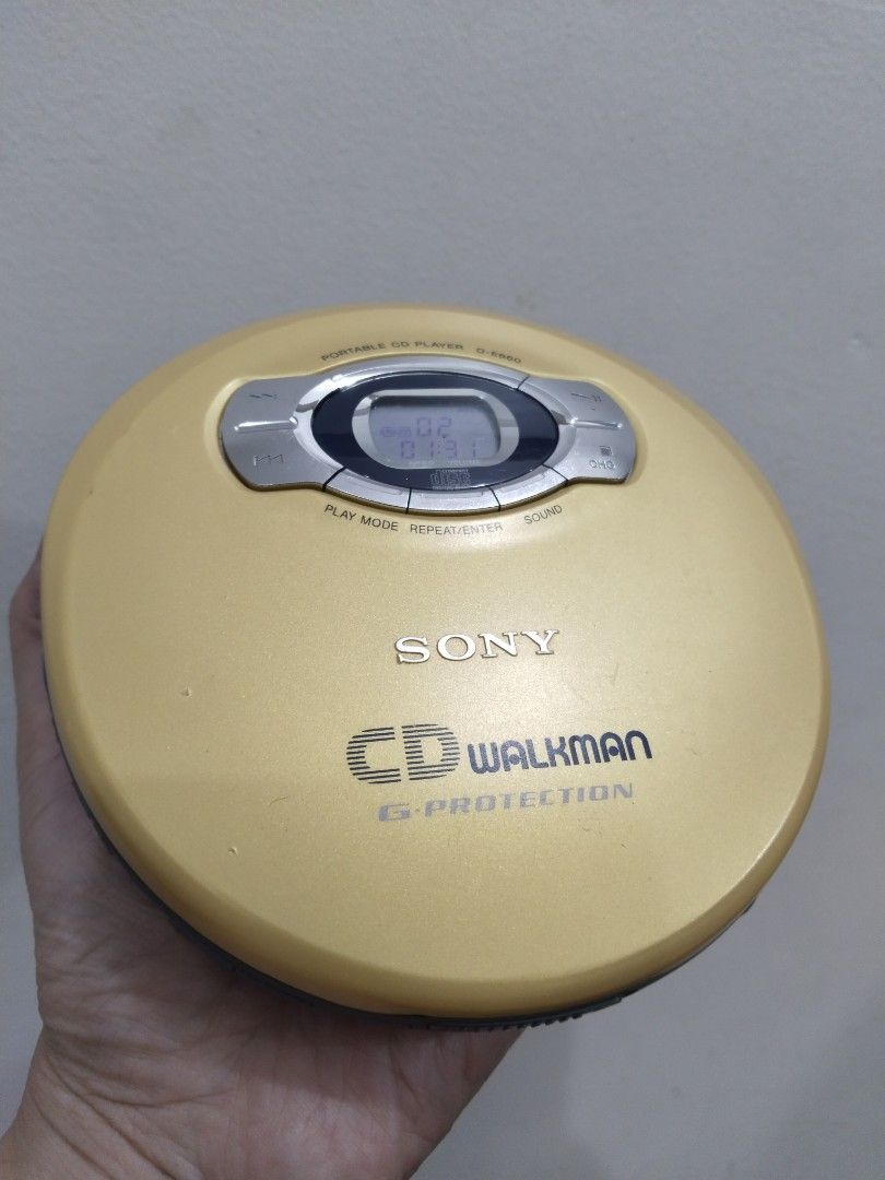 Affordable Sony D- E660 Portable CD Player (Category: Portable Music Players) located in Malolos. Submitted by afford.japan (Listing ID 1341066398, Image 3). Description: Affordable Sony D- E660 Portable CD Player.