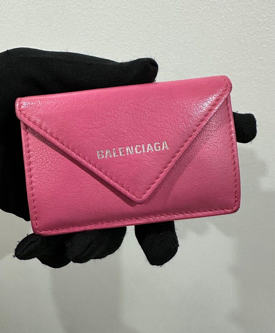 Authentic Balenciaga Mini Compact Full Wallet Pink Complete (Category: Luxury Bags & Wallets) located in Pasig City. Submitted by bestluxurybuys (Listing ID 1341205056, Image 3). Description: Authentic Balenciaga Mini Compact Full Wallet Pink Complete inclusions Dm or Vber O92755II747.