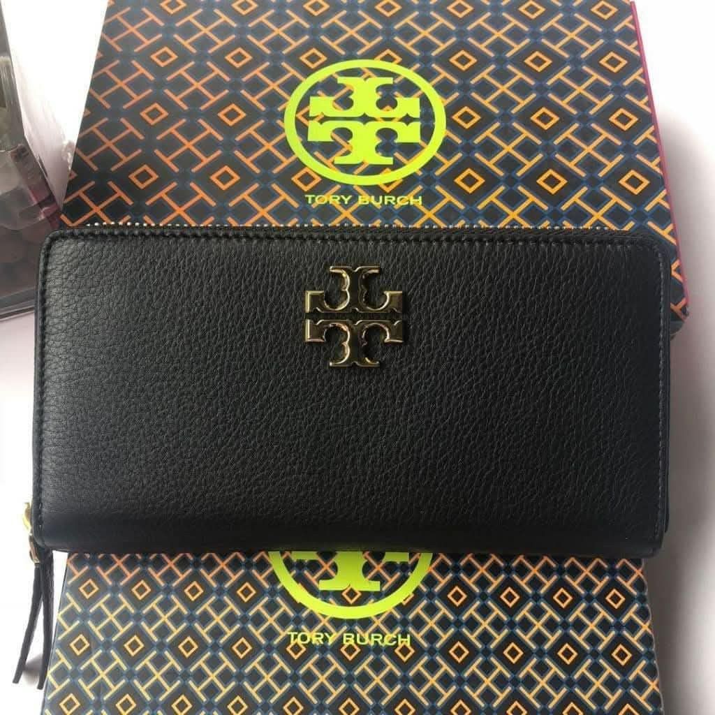 Authentic Tory Burch wallet (Category: Luxury Bags & Wallets) located in Santa Cruz. Submitted by janelovebagswatchesshoesph (Listing ID 1341192346, Image 1). Description: .