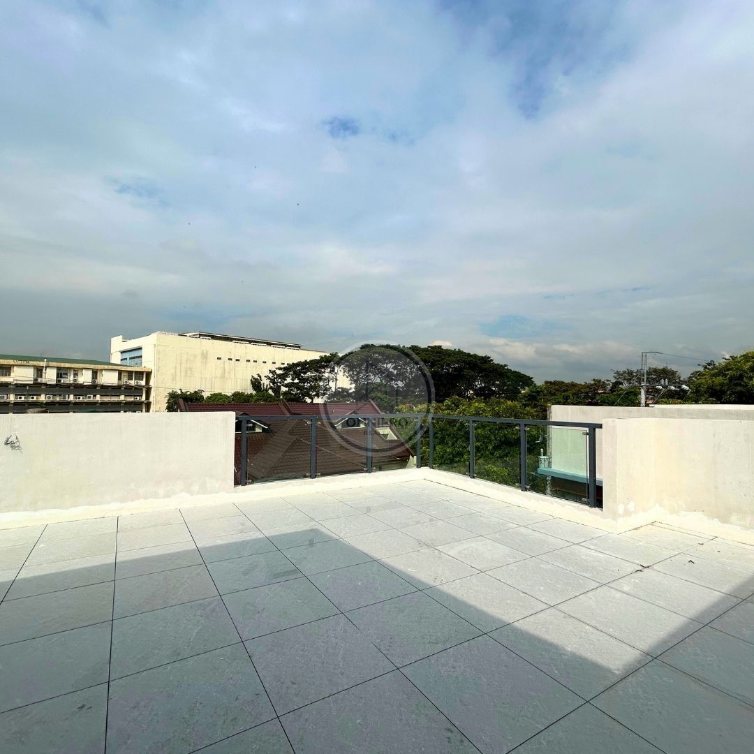Best Deal Townhouse w Roof Deck Teachers Village nr Maginhawa UP Ateneo ...