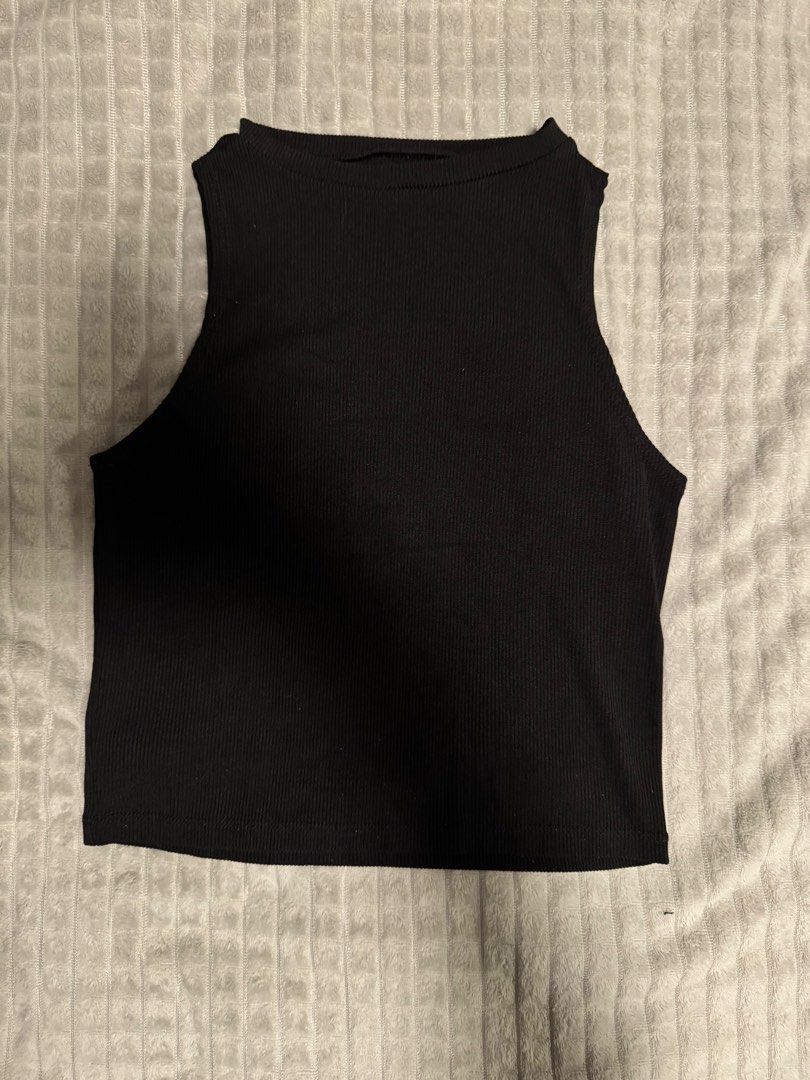Black Cropped Racerback Top (Category: Sleeveless) located in Marikina City. Submitted by deecluters (Listing ID 1341164205, Image 2). Description: Dimensions Width: 13in Length: 15in .
