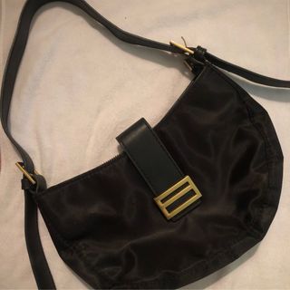 (Category: ) located in . Submitted by prelovedbycha8 (Listing ID 1341105492, Image 1). Description: .
