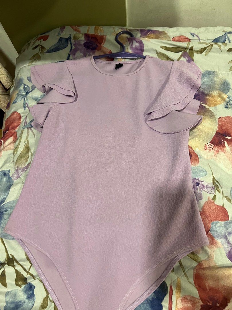 BLOUSE FOR SALE (Category: Blouses) located in Cainta. Submitted by alysaap (Listing ID 1341211984, Image 3). Description: Bodysuit styles Used with care All 200 price is negotiable .