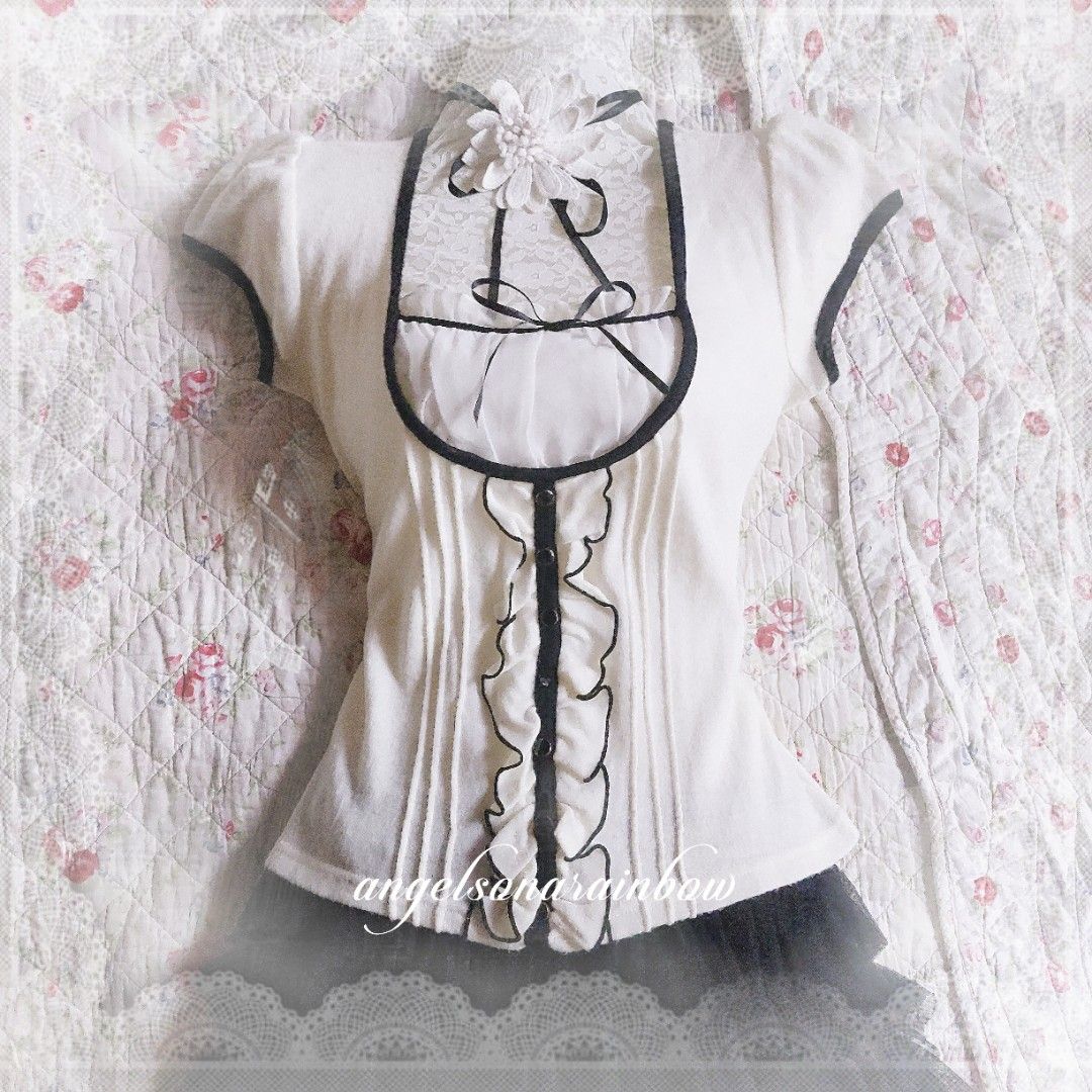 Coquette Dark Fatale Frame Academia Preppy (Category: Longsleeves) located in Pasig City. Submitted by angelsonarainbow (Listing ID 1341160972, Image 2). Description: 𝄞⨾𓍢ִ໋♬⋆.˚𝄢ᡣ𐭩 𝓓𝓻𝓮𝓪𝓶𝔂 𝓓𝓸𝓵𝓵𝓱𝓸𝓾𝓼𝓮 ୨ Posting Date: December 12 ♡ Time: 5pm GMT+8 ♡ Where: IG (@angelsonarainbow) ୧ ♫⋆｡♪ ₊˚♬ JP branded garments such as Glacier, Pinky Girls, etc. 𝄞⨾♡♫♡𝄞⨾ Kindly browse and thoroughly read Angel’s Rules to Abide By via the link in our 