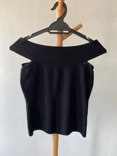 (Category: ) located in . Submitted by ninetenpreloved (Listing ID 1341100602, Image 1). Description: .