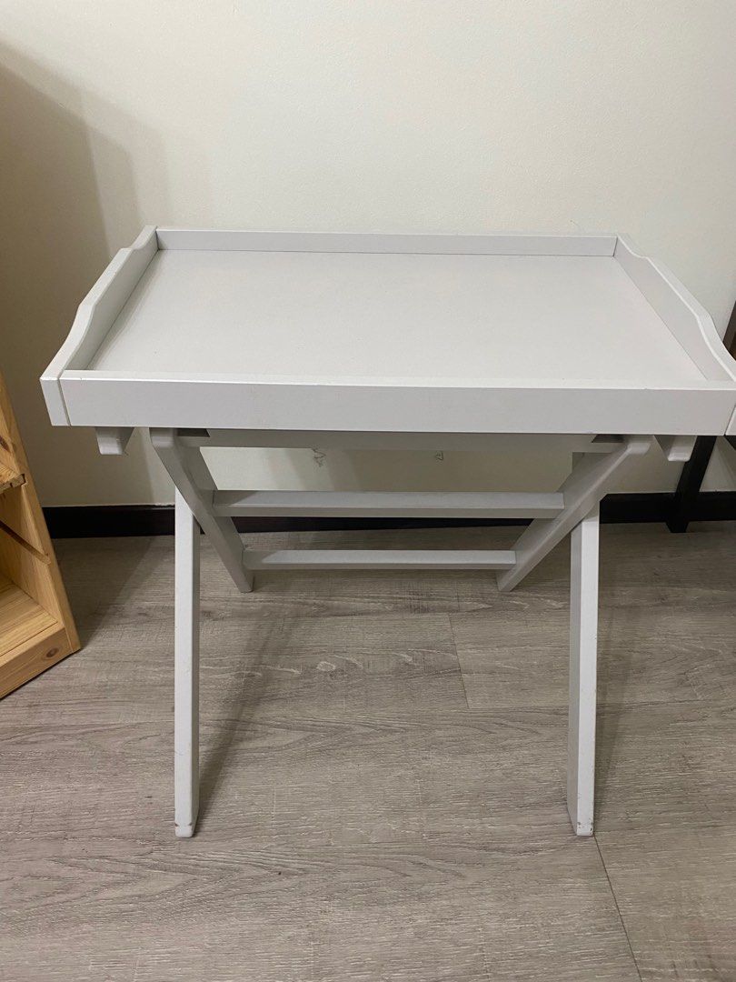 Foldable Small Table (Category: Tables & Sets) located in Singapore. Submitted by homev (Listing ID 1341120034, Image 1). Description: Collect at Punggol area .