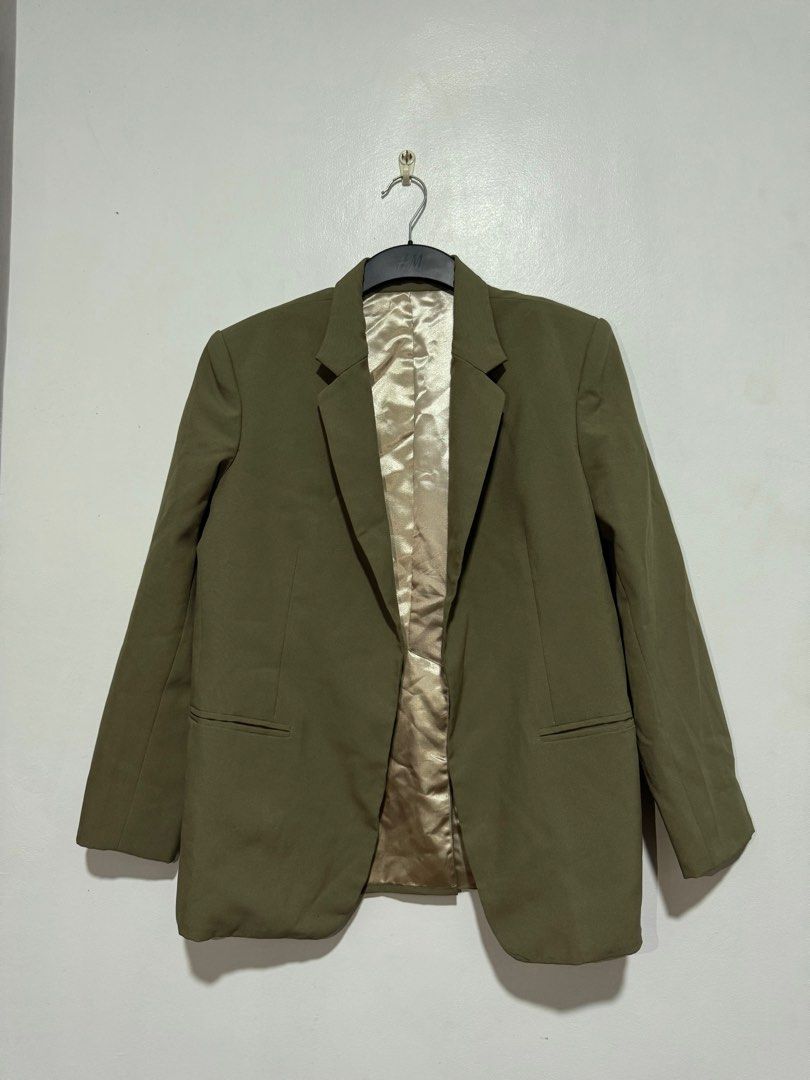 Green blazer (Category: Coats, Jackets and Outerwear) located in Batangas. Submitted by soaph (Listing ID 1341111185, Image 1). Description: Brand: Ann Taylor Size:M-L.