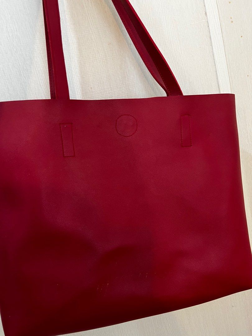 GVN Charlie 2.0 Tote Bag (Category: Shoulder Bags) located in Las Pinas. Submitted by shoptav (Listing ID 1339758044, Image 3). Description: Actual photos posted too.
