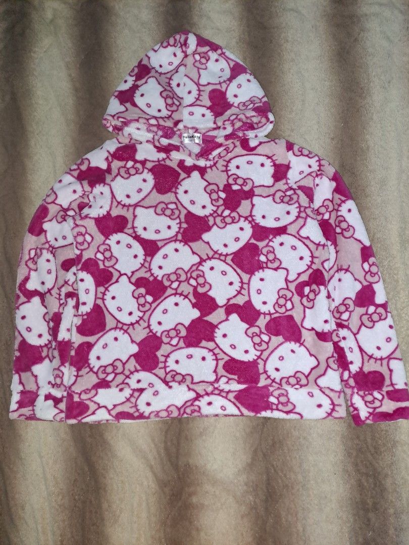 Hello Kitty AOP Fur Hoodie 😻 (Category: Coats, Jackets and Outerwear) located in Cabanatuan. Submitted by jaipscl (Listing ID 1341113953, Image 1). Description: Fur Large on tag Made in Japan L : 22 W: 20.