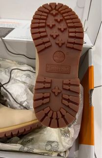 (Category: ) located in . Submitted by clearwardrobe165 (Listing ID 1341051689, Image 1). Description: .