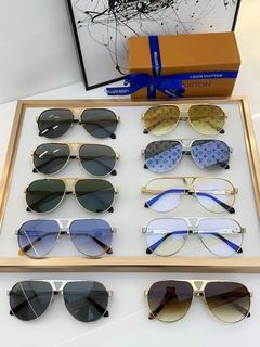 (Category: ) located in . Submitted by sunglasses.versionsale (Listing ID 1341189184, Image 1). Description: .