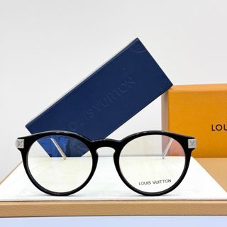 (Category: ) located in . Submitted by sunglasses.versionsale (Listing ID 1341204747, Image 1). Description: .