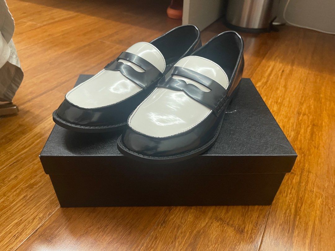 Matthews Loafers (Category: Loafers) located in Quezon City. Submitted by bebotislate (Listing ID 1341085189, Image 1). Description: RFS: a bit loose on me. Price is negotiable..
