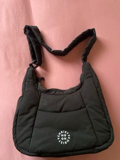 (Category: ) located in . Submitted by hui_hui01 (Listing ID 1341060419, Image 1). Description: .
