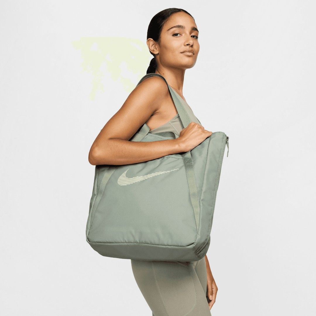 Nike gym tote bag 28L Women s Fashion Bags Wallets Tote Bags on Carousell