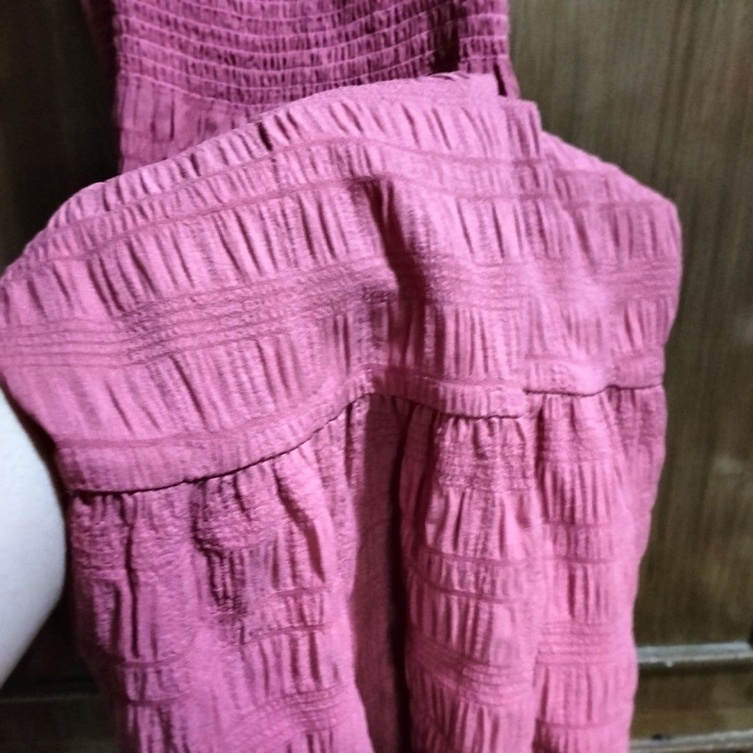 PINK COLORED DRESS (Category: Dresses) located in Manila. Submitted by her_itemsph (Listing ID 1341054064, Image 2). Description: ~ Do you want to look feminine on your beach trip or just looking for 'THAT' outfit to make you feel fabulous? My, you should try on this beautiful pink dress to slay your photos in every getaway or gala with your loved ones! 🩷 Size: Medium Brand: Genevieve Condition: Lightly Used, has minor flaws Length: Mid-length T