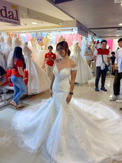 Serpentina cut wedding gown on sale