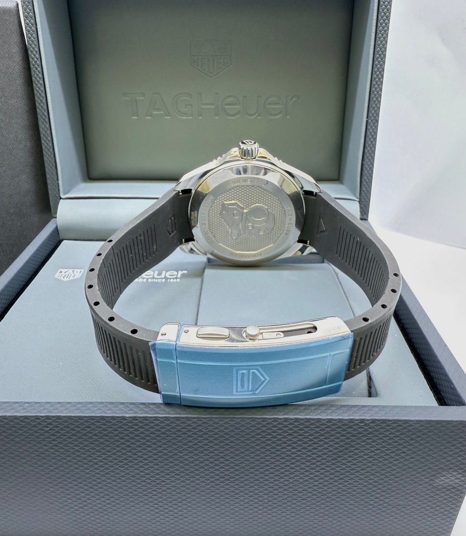 Tag Heuer Aquaracer (Category: Luxury Watches) located in Makati City. Submitted by itsyourwatches (Listing ID 1341147121, Image 3). Description: Tag Heuer Aquaracer 43mm Professional 300 Date Ceramic Bezel Automatic Ref-wbp201a-ft6197.