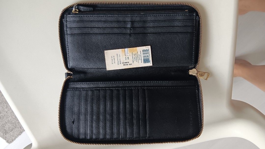 Tory burch wallet hand bag