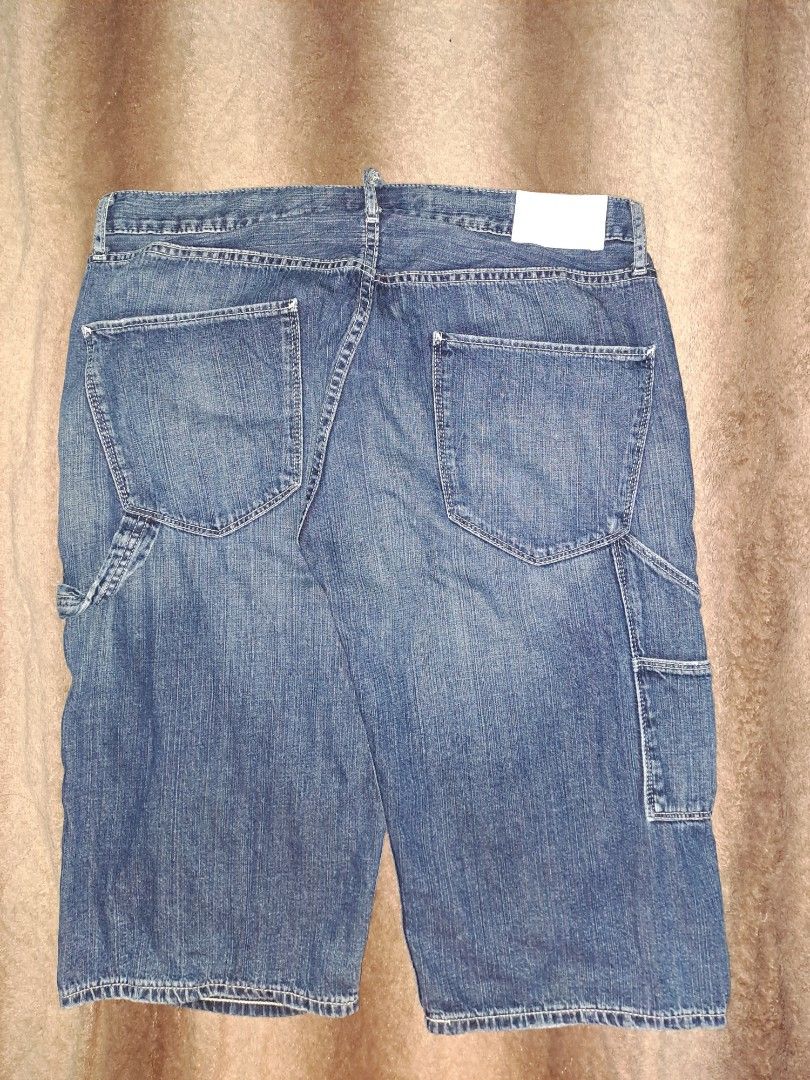 Uniqlo Carpenter Shorts (Category: Shorts) located in Cabanatuan. Submitted by jaipscl (Listing ID 1341119411, Image 2). Description: Good Fading Lightweight L: 24 in W: 36.5 in Hem: 8 CashG payment if Delivery Cash if Meet-Up.