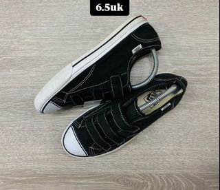 Vans prison issue malaysia outlet