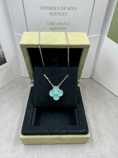 （分類：）位於 。 由 chloe_luxury_vca 提交（商品編號 1318737810，圖片 1）。簡介： 。