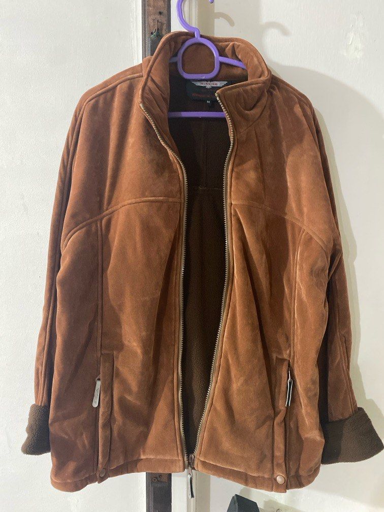 Winter jacket (Category: Coats, Jackets and Outerwear) located in Singapore. Submitted by raindrop123 (Listing ID 1341153213, Image 1). Description: No tap but is new.