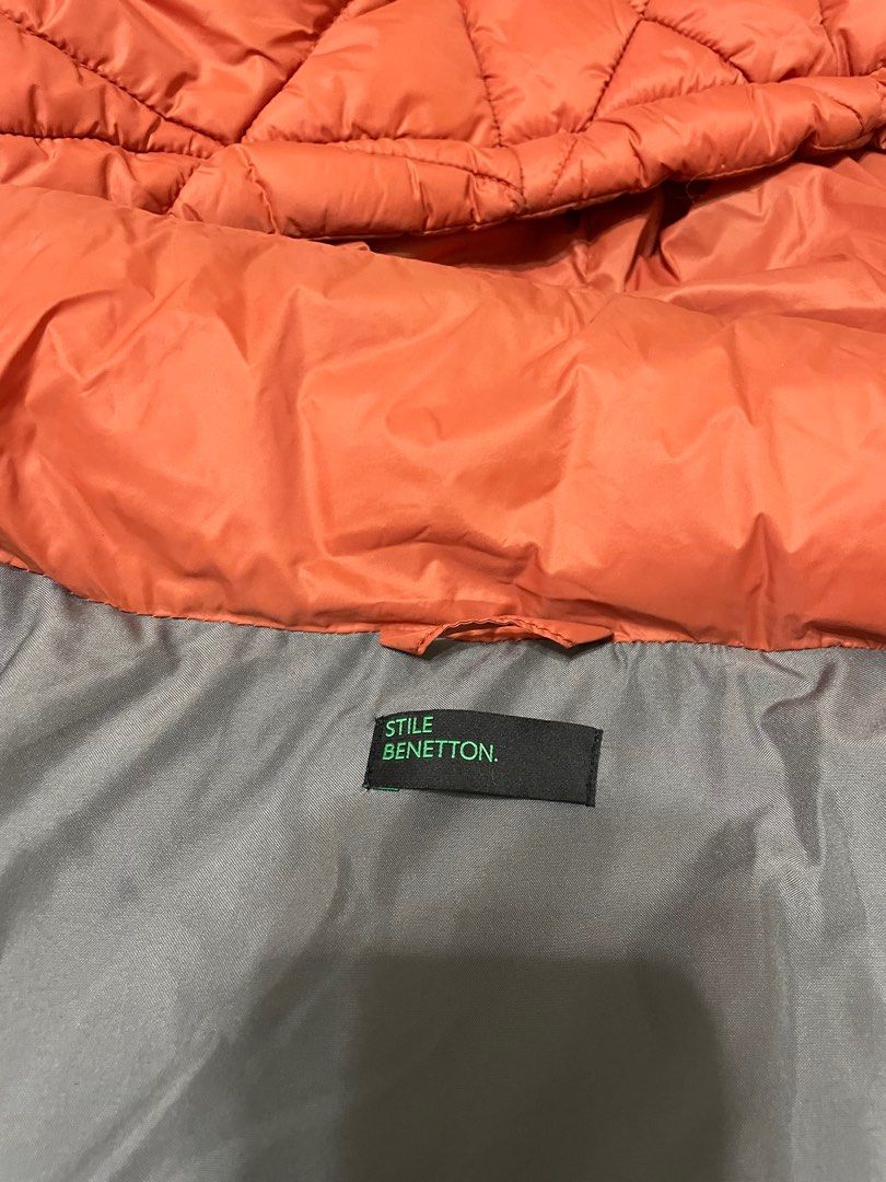 Winter Jacket (Category: Coats, Jackets and Outerwear) located in Singapore. Submitted by luckv (Listing ID 1341173587, Image 3). Description: Wear this jacket to Seoul in winter, went to ski resort. Serve me well. Simple fashion, easy to match.