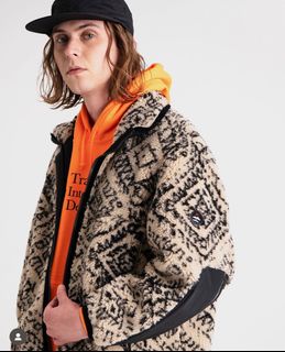 （分類：）位於 。 由 lukaskin29 提交（商品編號 1341191288，圖片 1）。簡介： 。