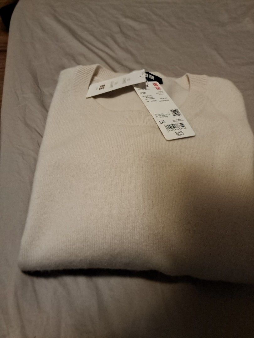 100% Cashmere NEW UNIQLO Large Colour:Natural (Category: Clothes) located in Port Coquitam. Submitted by khnowins (Listing ID 1341246811, Image 3). Description: Regular Price $129.00 *** NEW Mens Size Large Natural Colour 100% Cashmere Sweater from Uniqlo. This sweater is high quality and amazingly soft Cashmere wool. You won't believe how soft this is! Made from the hollow wool fiber of select Cashmere Goats, the process to produce cashmere is l