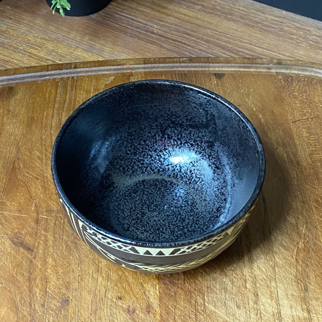 121524-026 Stoneware Bowl with Fish design (Category: Dinnerware & Cutlery) located in Quezon City. Submitted by madiscollectibles (Listing ID 1341358183, Image 2). Description: Stoneware Bowl with Fish design Diameter: 13 cm Height: 7 cm Kindly manage your expectations. Item/s may have had a previous life and may tell their story through minor imperfections such as scratches, chips, cracks, and stains. If there is a major flaw it will be disclos