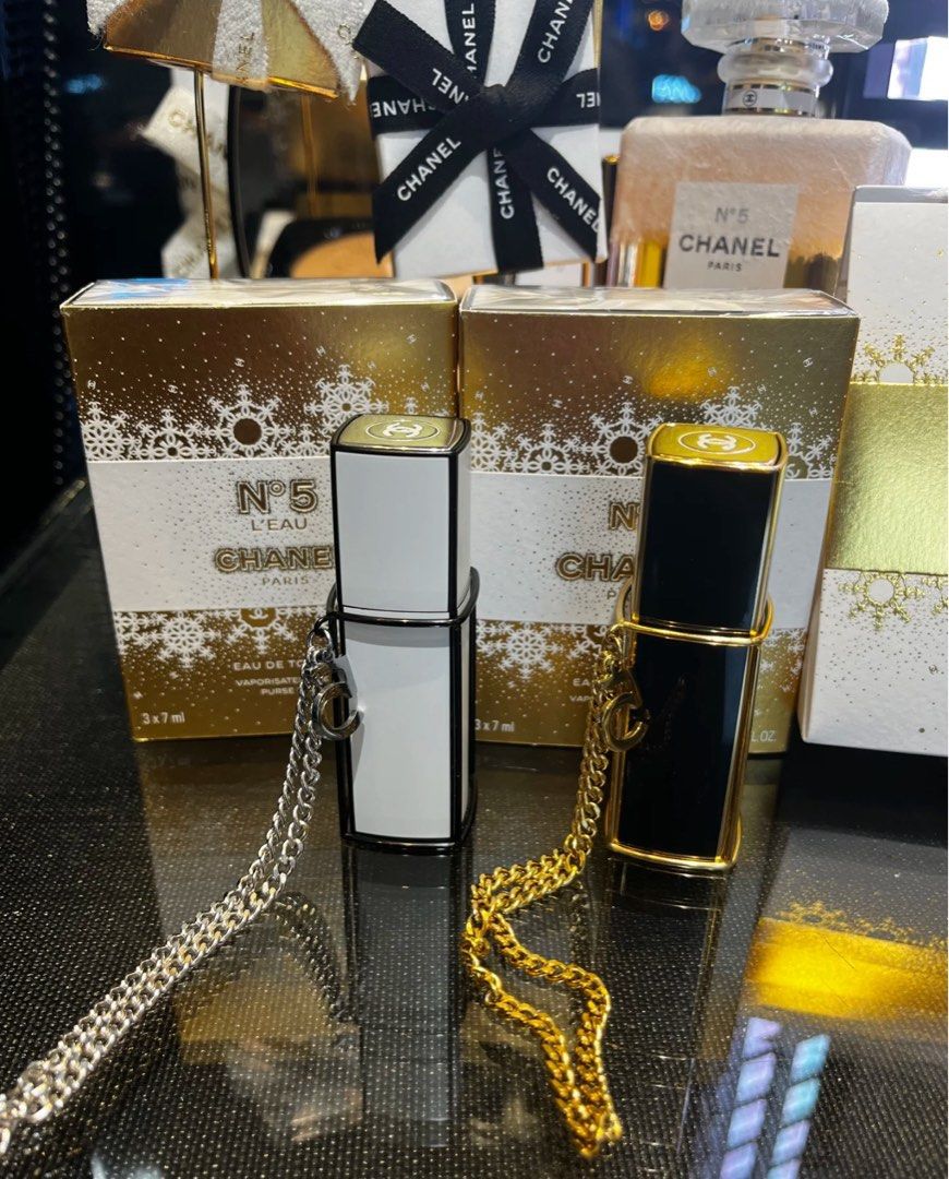 超熱賣🔥 黑白2️⃣款專櫃正貨✓ 2024 Xmas Chanel Christmas 超熱賣🔥 黑白2️⃣款專櫃正貨✓ 2024 Xmas Chanel Christmas