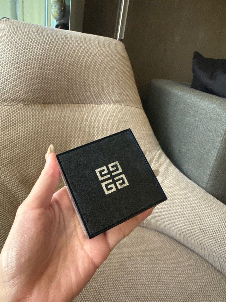 Auth Givenchy Prisme Libre Loose Powder (Category: Makeup) located in Taguig. Submitted by hersheykylie (Listing ID 1341411720, Image 1). Description: PRELOVED. Personal use. 100% Authentic Bought in Givenchy Japan. 90% remaining left. Last price already Good as new RTP: 3k plus Same day delivery only busy moving out.🙏🏻 📍 BGC.
