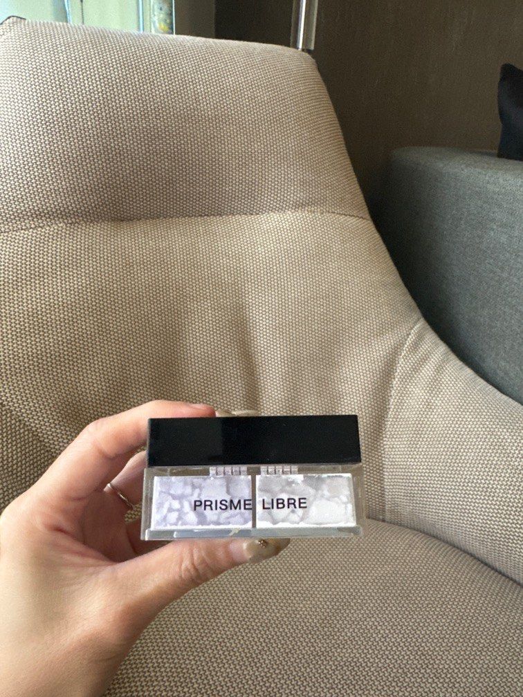 Auth Givenchy Prisme Libre Loose Powder (Category: Makeup) located in Taguig. Submitted by hersheykylie (Listing ID 1341411720, Image 3). Description: PRELOVED. Personal use. 100% Authentic Bought in Givenchy Japan. 90% remaining left. Last price already Good as new RTP: 3k plus Same day delivery only busy moving out.🙏🏻 📍 BGC.