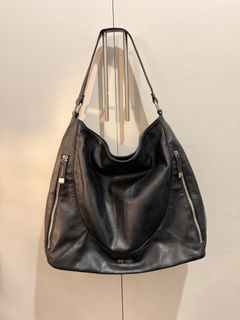 (Category: ) located in . Submitted by thriftingismygame (Listing ID 1341307683, Image 1). Description: .