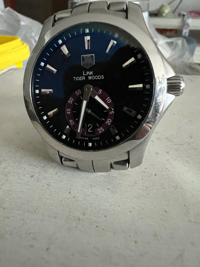 Automatic watch (Category: Watches) located in Singapore. Submitted by xiaofeng1979 (Listing ID 1341319923, Image 1). Description: Tiger woods limited edition, Series number: 3083/5000 .