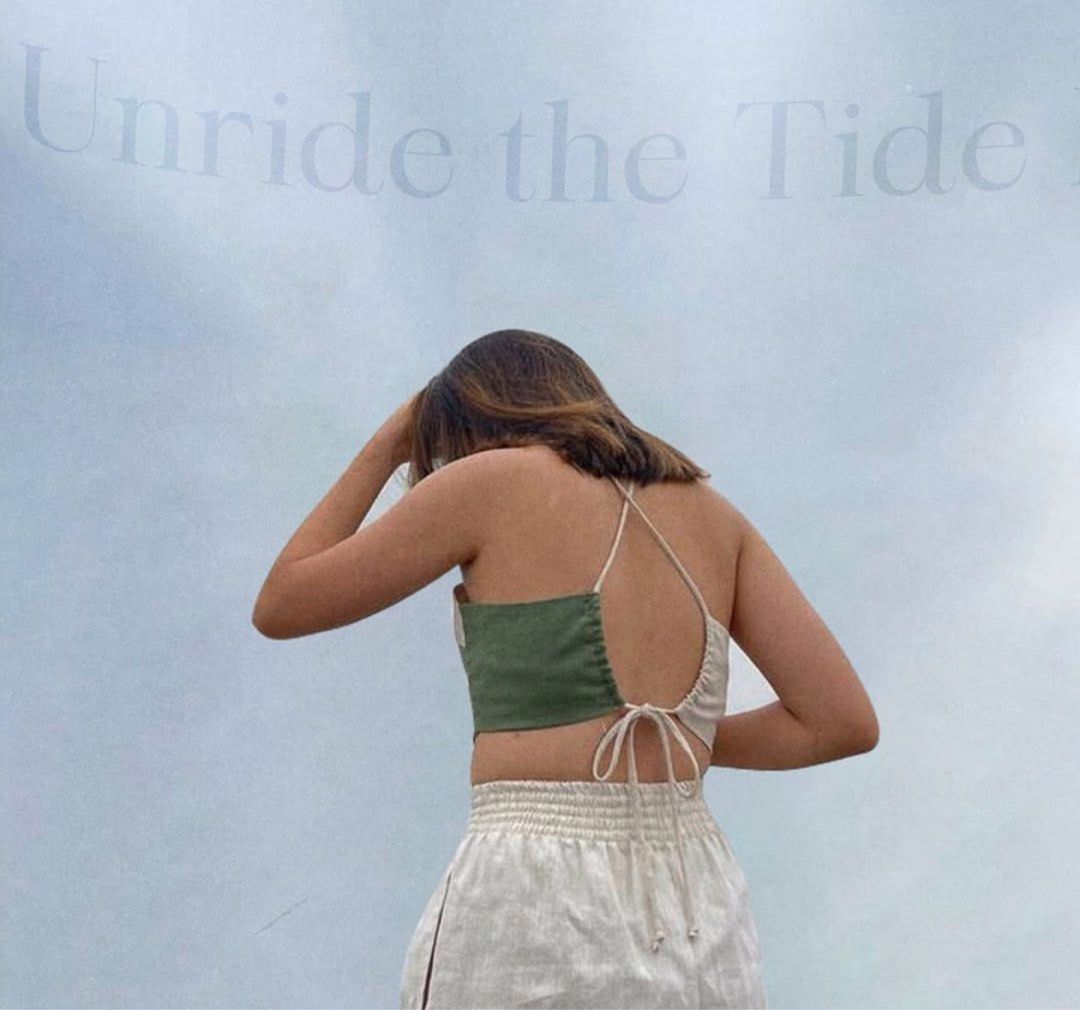 Beyond Collective Unride The Tide Linen Reversible Halter (Category: Sleeveless) located in Manila. Submitted by pizzal0vr (Listing ID 1341409443, Image 2). Description: .