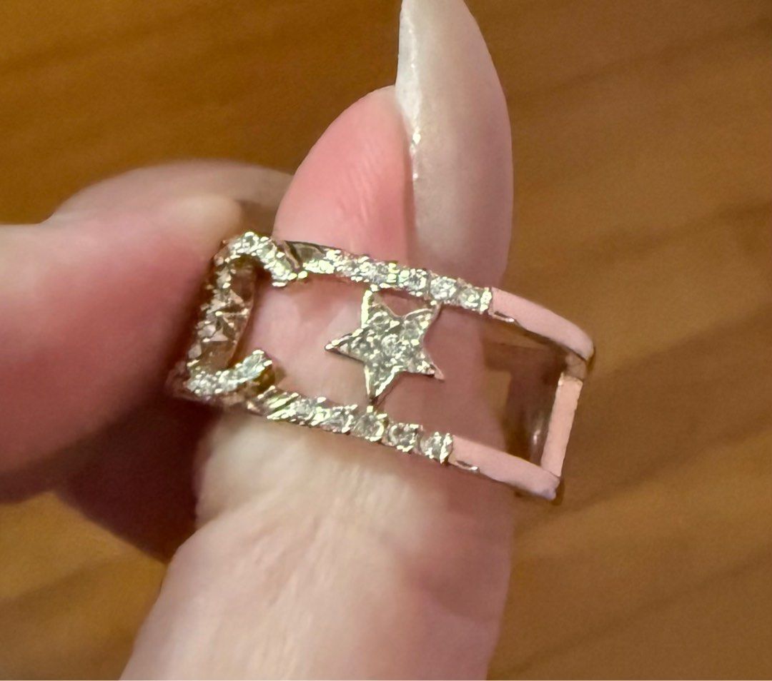 CC ring (Category: Rings) located in Singapore. Submitted by retards (Listing ID 1341292268, Image 2). Description: Brand new, got it for $45 NA Price inclusive of smartpac.