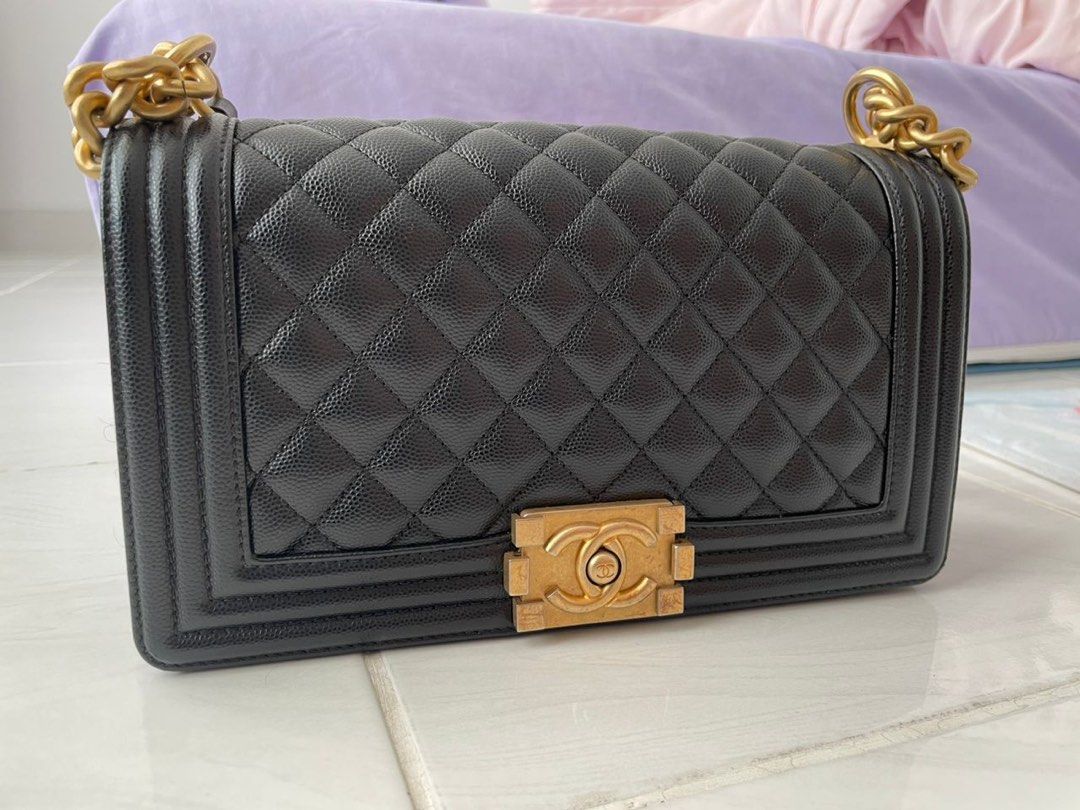 Channel Boy Medium (Category: Bags & Wallets) located in Singapore. Submitted by impossible99 (Listing ID 1341299960, Image 1). Description: .