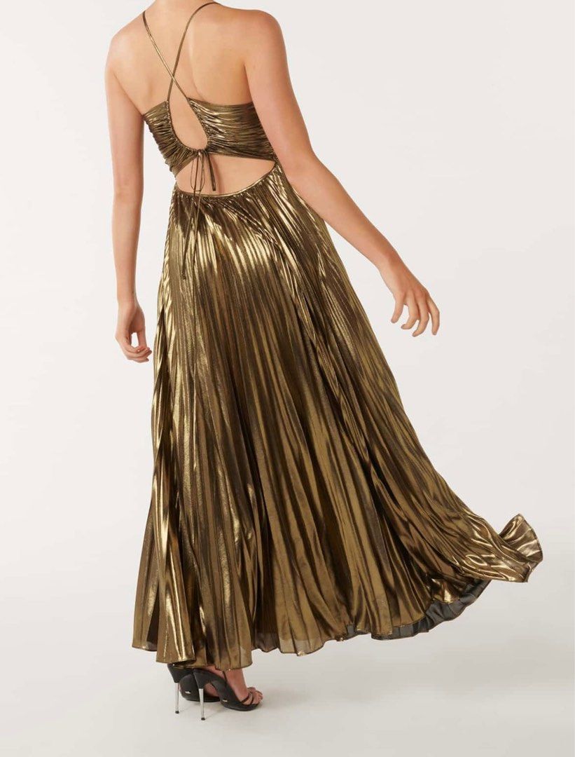 Ever New Metallic Pleated Maxi Dress (Category: Evening dresses & gowns) located in Santa Rosa. Submitted by beyprie (Listing ID 1341242984, Image 2). Description: Original price: ₱11,990.