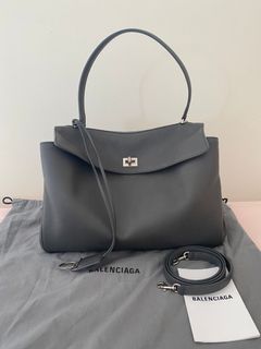 (Kategori: ) berada di . Dikirim oleh kiano_shoes (ID iklan 1341249834, Gambar 1). Deskripsi: .